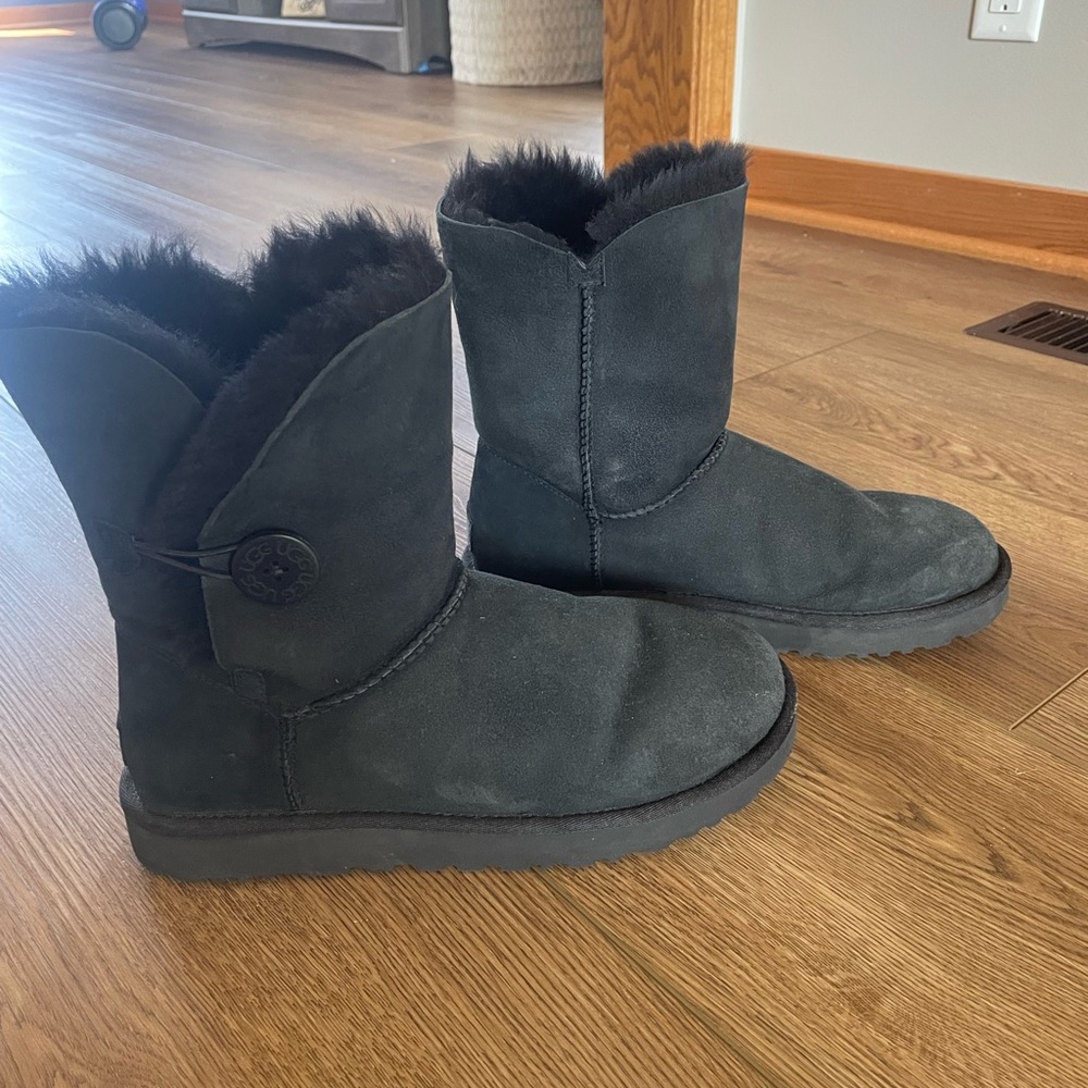 UGG Bailey Button Boots - Black, Size 10 - Picture 4 of 8